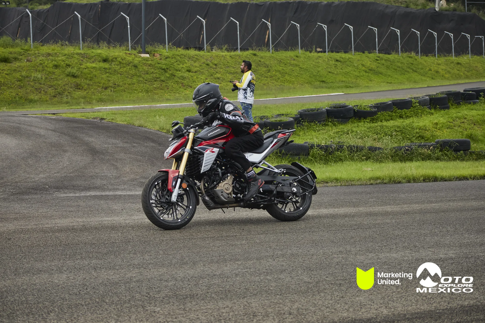 HUNK TRACKDAY 426